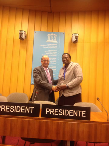 H. E. Mr. Mauricio Lautaro Sandino Montes, Ambassador Extraordinary and Plenipotentiary of Nicaragua to Belgium, to the Czech Republic and to the European Union, Permanent Delegate to UNESCO, Chairperson of the Paris Chapter for 2013, with H.E. Dr. Gisèle Ossakedjombo-Ngoua Memiaghe, Ambassador, Permanent Delegate and Representative of the Gabonese Republic to UNESCO and OIF, Chairperson of the Paris Chapter for 2012.